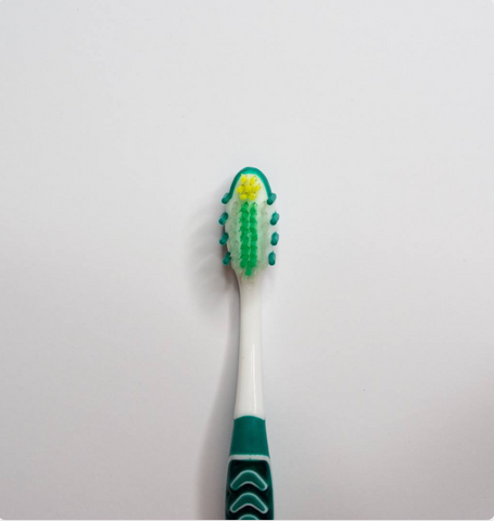 Chogan Extra Clean Toothbrush – Medium Bristles – Green & White