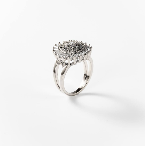 Chogan Sparkling Swirl Ring – Rhodium-Plated